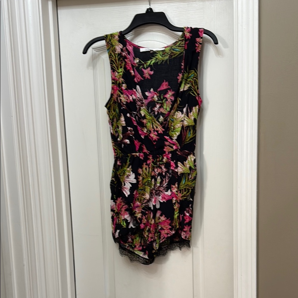 Lovers and friends Floral Sleeveless Romper. Great condition XS.